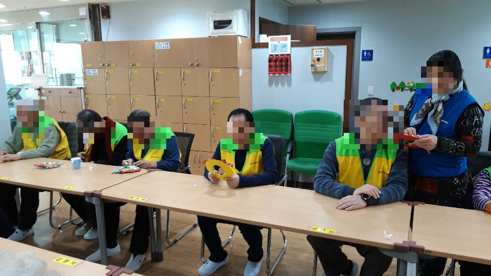 [은평신사데이케어센터] 2019년 12월 24일 미술치료 프로그램 진행