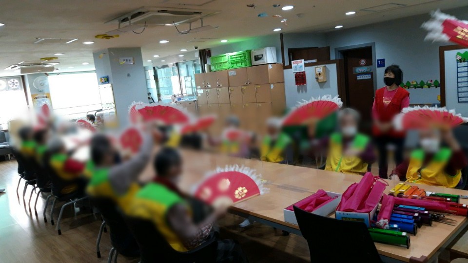 [은평신사데이케어센터]2020년 10월 06일 시니어건강체조 프로그램 진행