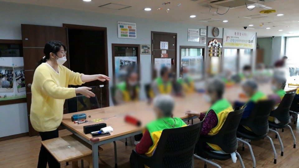 [은평신사데이케어센터]2020년 10월 8일 음악치료 프로그램 진행